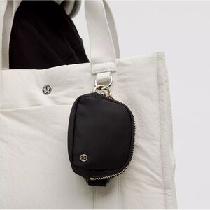 Lululemon Everywhere Belt Bag Nano - Black + Gold